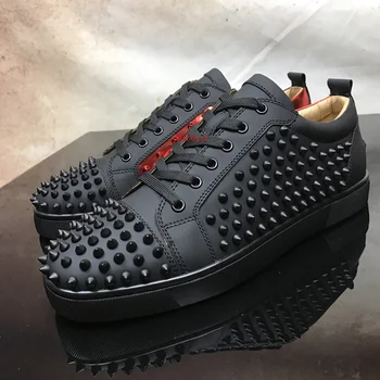 Tasarımcı Lüks erkek ayakkabısı Siyah Kırmızı Perçinler Deri ayakkabı rahat ayakkabılar Kadın Sneakers